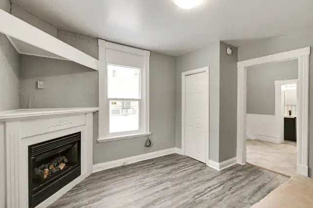 1 Bed / 1 Bath Main Floor Apartment for Rent in London, ON: $1,1 in Long Term Rentals in London - Image 4