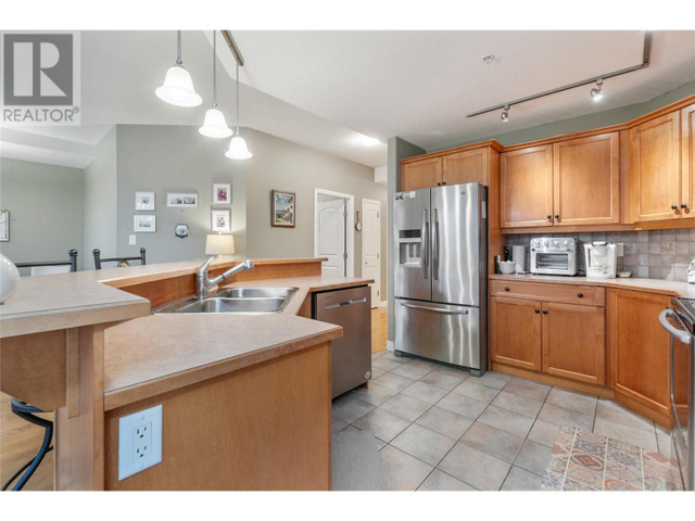 100 Lakeshore Drive Unit# 311 Penticton, British Columbia in Condos for Sale in Penticton - Image 3