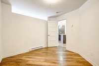 Bienvenue à 173 Boulevard Armand-Frappier, où l'élégance rejoint la vitalité pour les 50 ans et plus... (image 3)