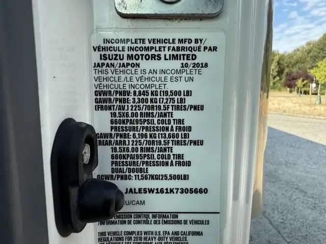 2019 Isuzu NRR 20 Foot Cube Van in Heavy Trucks in Delta/Surrey/Langley - Image 53