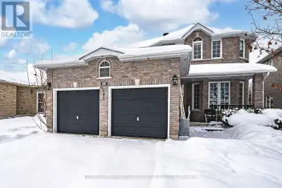 FAMILY-SIZED HOME WITH A PRIVATE BACKYARD, NO HOMES DIRECTLY BEHIND, & SERIOUS FLEXIBILITY BELOW WIT...