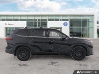 * 8-speed automatic transmission, Dynamic Torque Control All-Wheel Drive * LED fog lamps, power moon... (image 5)