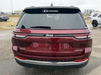 This 2024 Jeep Grand Cherokee Limited Comes Nicely Equipped With Leather, NAV, Heated 1st & 2nd Row... (image 4)