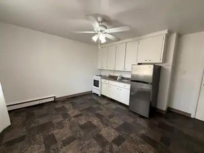 517 24th Street East - downtown Saskatoon 1 Bed Apartment - walk to work downtown. Close proximity t...