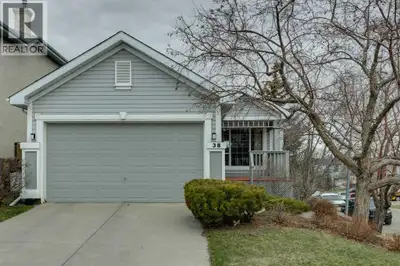 OPEN HOUSE Saturday April 25 from 1-3 pm. Well-maintained Jayman-built bungalow offering a functiona...