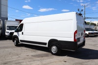2025 Ram ProMaster Cargo Van A QUI LA CHANCE / SEULEMENT / 12.000 KM CEERTIFIÉ / 1 SEUL PRORPIO / PL... (image 2)