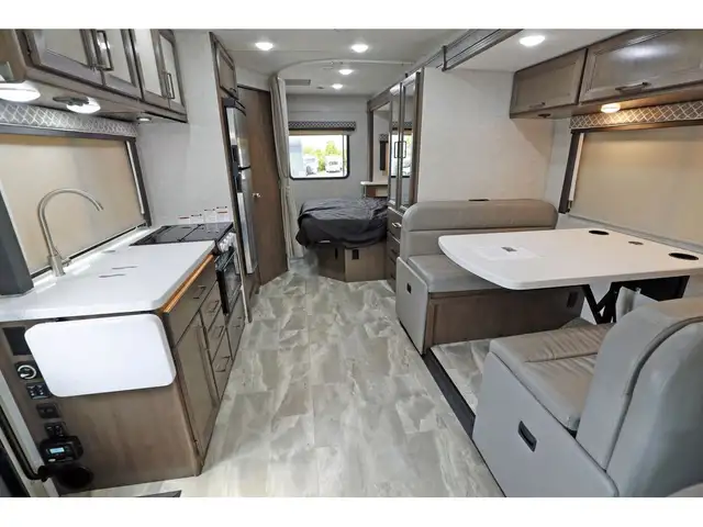 2022 Thor Motor Coach Quantum KM24 1 extension ! Sprinter Merced in RVs & Motorhomes in Laval / North Shore - Image 4