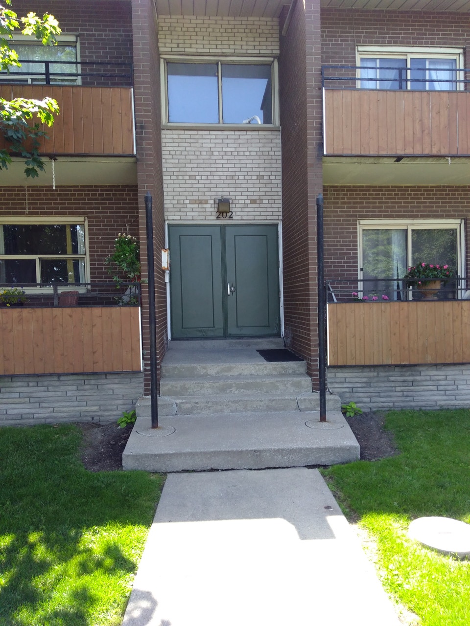 ETOBICOKE 2 BDRM 202 THE WEST MALL 2