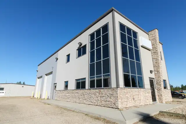 Shop/Office Building for Rent in Drayton Valley