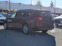Come see this 2017 Chrysler Pacifica Touring-L Plus. Its Automatic transmission and Regular Unleaded... (image 5)