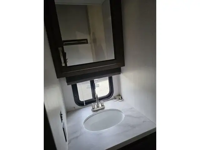 2022 Keystone RV Cougar Premium 355FBS in Travel Trailers & Campers in Penticton - Image 17