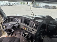 Ryder Stock ID: 254896 Transmission Type/Speed: AUTO 12 Engine: DIESEL DD15AT'17 475/1650 Horse Powe... (image 8)