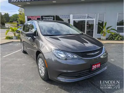 7 Seater, Remote Start, Clean CarFax, Heated Seats/Steering, Backup Cam & More! 2019 Chrysler Pacifi...