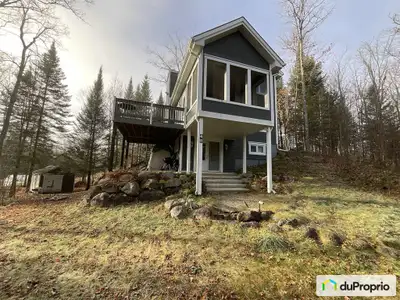 Magnifique chalet 4 saisons pouvant servir de résidence principale. Impeccable et clé en main. Const...