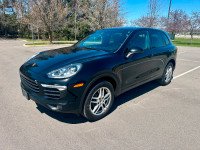 2016 Porsche Cayenne V-6 loaded with options
