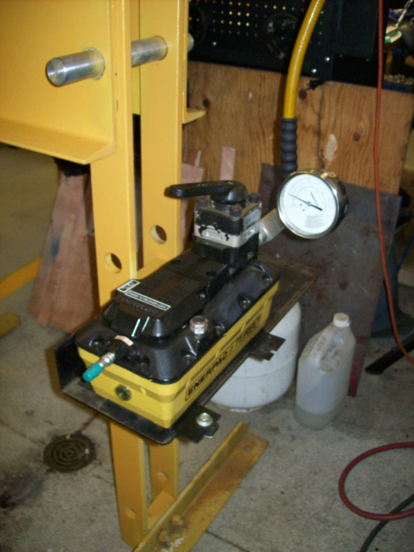 ENERPAC air-hydraulic 30 Ton press in Other Business & Industrial in Guelph - Image 3
