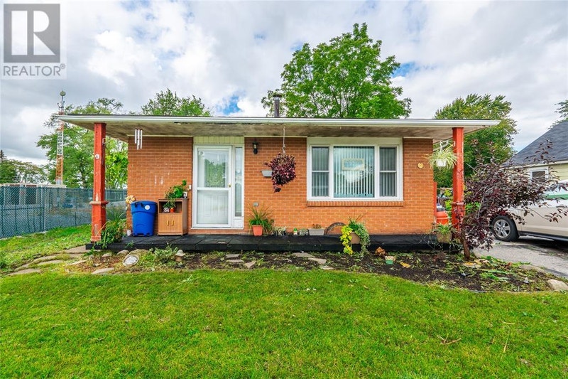 1999 WAYNE AVENUE Sarnia, Ontario Houses for Sale Sarnia Kijiji