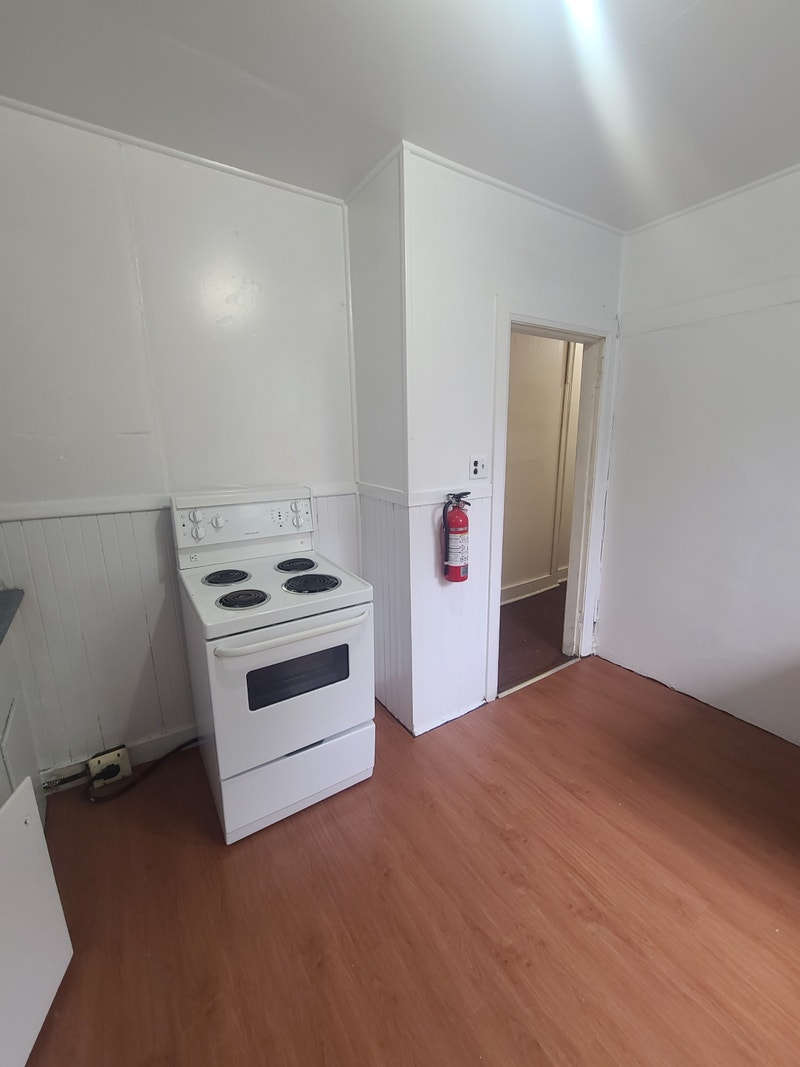 Private Room in Rooming House, Halifax's North End May 1st Long Term Rentals City of