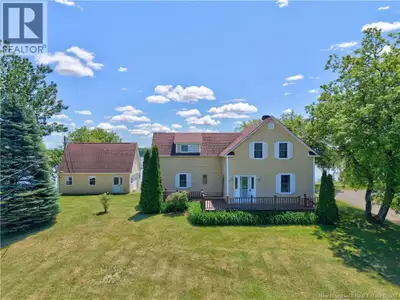 Calling All Boaters & Outdoor Enthusiasts! Discover this one-of-a-kind waterfront property overlooki...