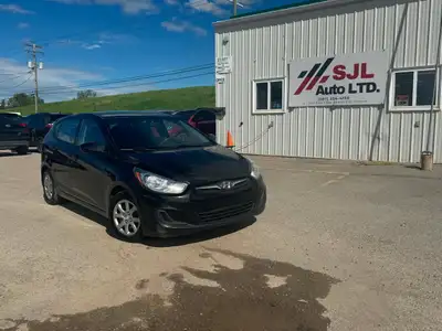 Alberta Active Heated Seats One Owner 2013 Hyundai Accent 340,406 KMs 1.6L 4cyl engine, automatic tr...