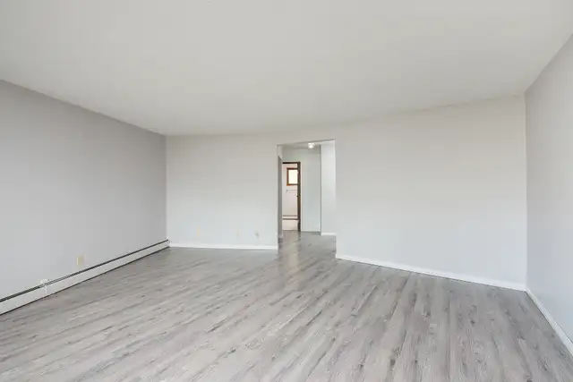 Carlton Court - 1 BED ROOM Apartment for Rent in Long Term Rentals in Edmonton - Image 9
