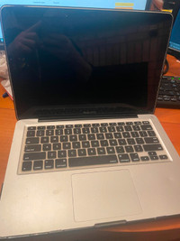 Apple MacBook Pro 13"2009 Laptop - UNTESTED AND NEEDS CHARGER