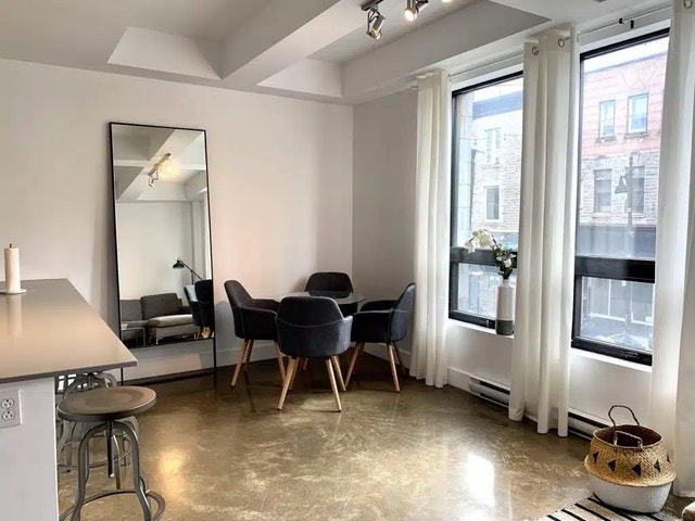 3827 Boul.St-Laurent — photo 3