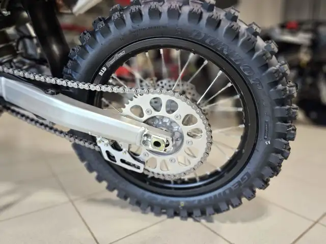 2025 Honda CRF250RX MOTOCROSS/CROSS COUNTRY in Dirt Bikes & Motocross in Grande Prairie - Image 7