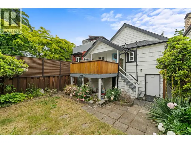 266 E 32ND AVENUE Vancouver, British Columbia in Houses for Sale in Vancouver - Image 4