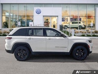 This Jeep Grand Cherokee delivers a Regular Unleaded V-6 3.6 L/220 engine powering this Automatic tr... (image 5)