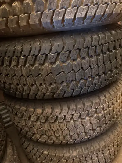 4 Goodyear tires - great condition 275/65r18 p275/65r18