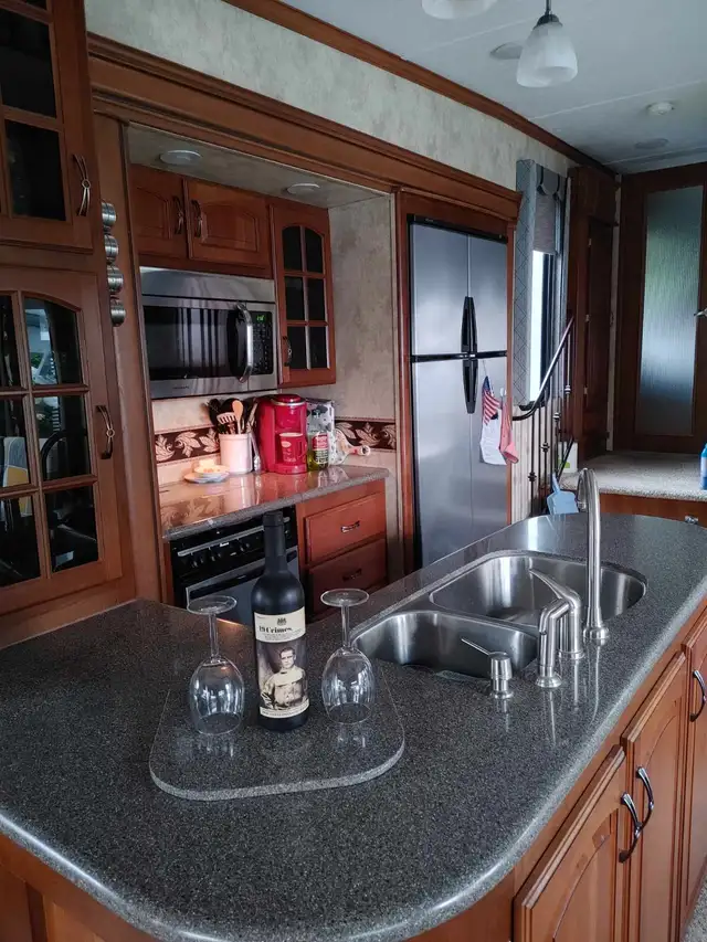2012 Keystone RV in RVs & Motorhomes in Victoriaville - Image 4