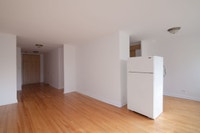 Akelius two bedroom apartment for rent. Located near avenue Randall in the Cote-Saint-Luc neighborho... (image 5)