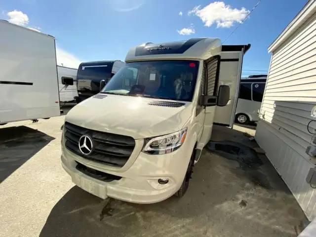 2026 Leisure Travel Unity U24CB in RVs & Motorhomes in Bedford - Image 5