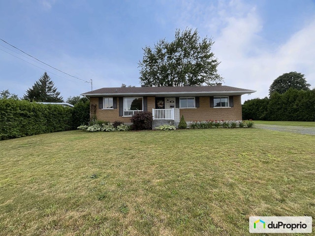 $529,900 - Bungalow for sale in Granby — photo 1