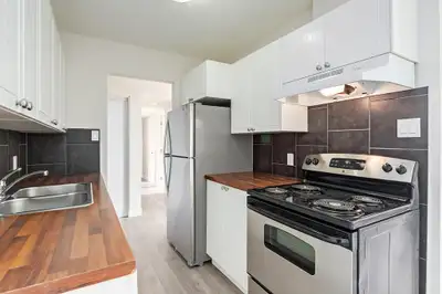 Modern Apartments with Air Conditioning - Cassils Plaza - Apartm