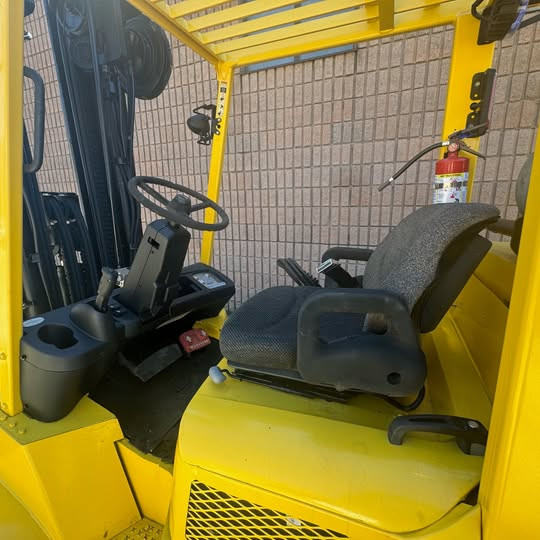 2006 Hyster 12000 lb forklift in Heavy Equipment Parts & Accessories in Oakville / Halton Region - Image 3