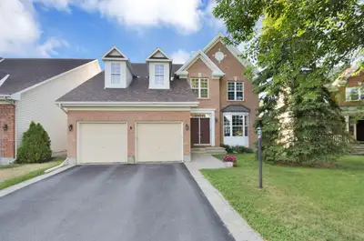 Welcome to your dream home! Nestled in the serene neighborhood of Bridlewood in Kanata! Perfect for...