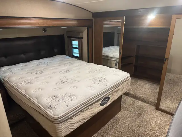 2017 Grand Design REFLECTION 337 RLS in Travel Trailers & Campers in St. Albert - Image 26