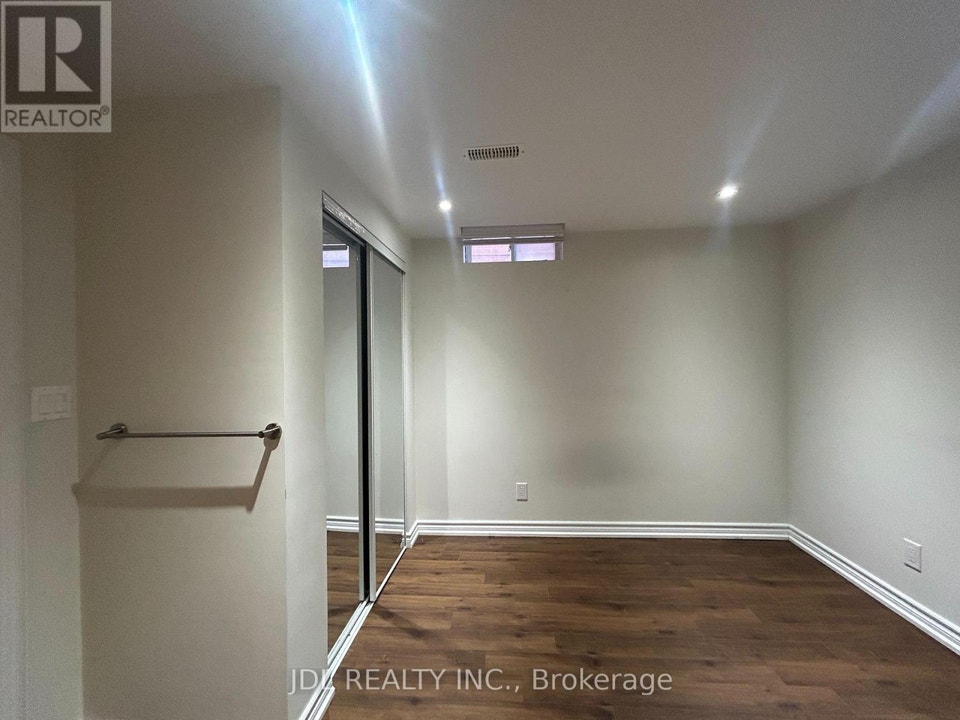 WHOLE TWO-BEDROOM BSMT - 36 BENDAMERE CRES CRESCENT Markham (But 2