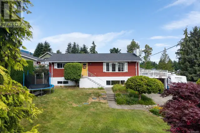 10872 Grandview Rd Saltair, British Columbia628643902444831223
