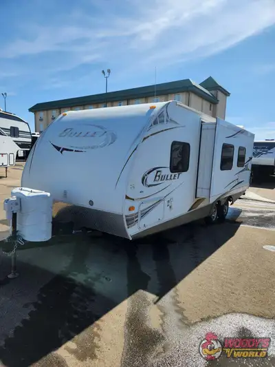 Specifications and Features: Exterior Dimensions: Length: 27 feet 11 inches; Width: 8 feet; Height:...