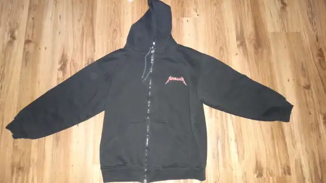 Veste à capuchon Metallica noire large in Men's in Victoriaville - Image 7