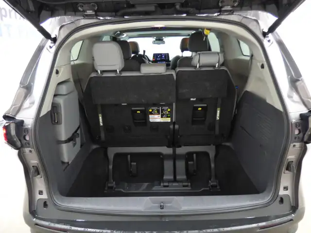 2024 TOYOTA SIENNA XLE HYBRIDE, 8 PASSAGERS, JAMAIS ACCIDENTÉ!!! in Cars & Trucks in City of Montréal - Image 33