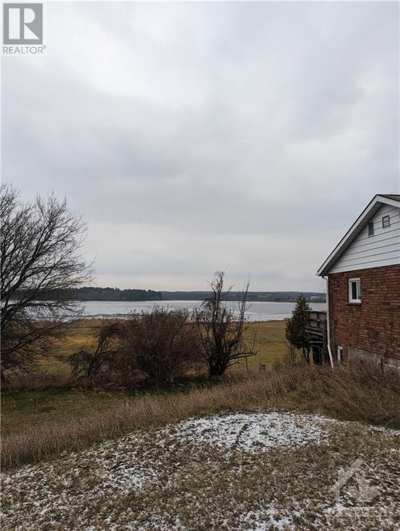 9993 HIGHWAY 60 HIGHWAY Eganville, Ontario Houses for Sale Renfrew