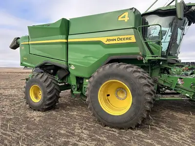Welcome to Horizon Ag & Turf Location: Horizon Ag & Turf Lloydminster 2025 John Deere S7 900 Combine...