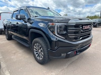 Leather Seats, Duramax 3.0L Turbo Diesel Engine! Capable on road, relentless off road and completely... (image 1)