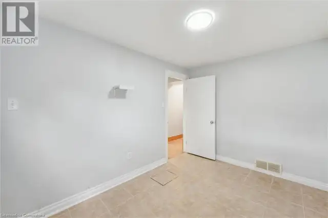 244 WESTWOOD Drive Kitchener, Ontario in Houses for Sale in Kitchener / Waterloo - Image 32
