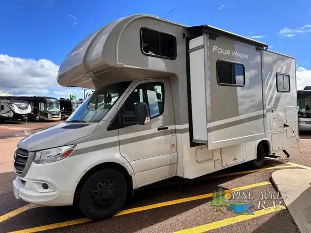 2025 Thor Motor Coach Four Winds Sprinter 24LV - Diesel in RVs & Motorhomes in Moncton - Image 4