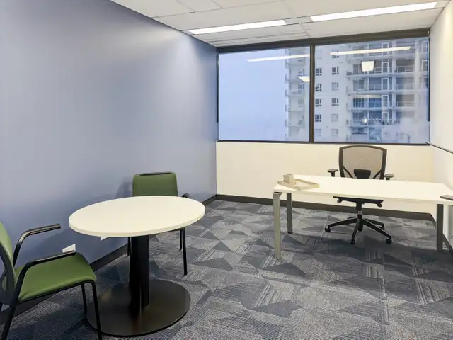 Office space for rent for 2 persons in 98 Avenue Edmonton in Commercial & Office Space for Rent in Edmonton - Image 10